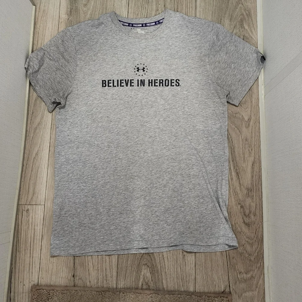 Under Armour Freedom "Believe In Heros" T-Shirt - Picture 5 of 6